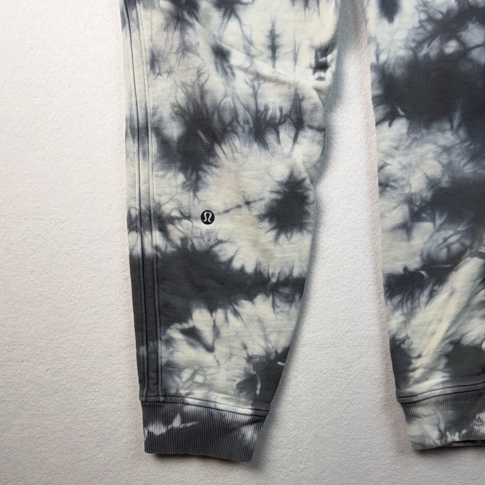 Lululemon Tie-Dye Jogger Pants — Women’s Size 8 - Picture 4 of 8